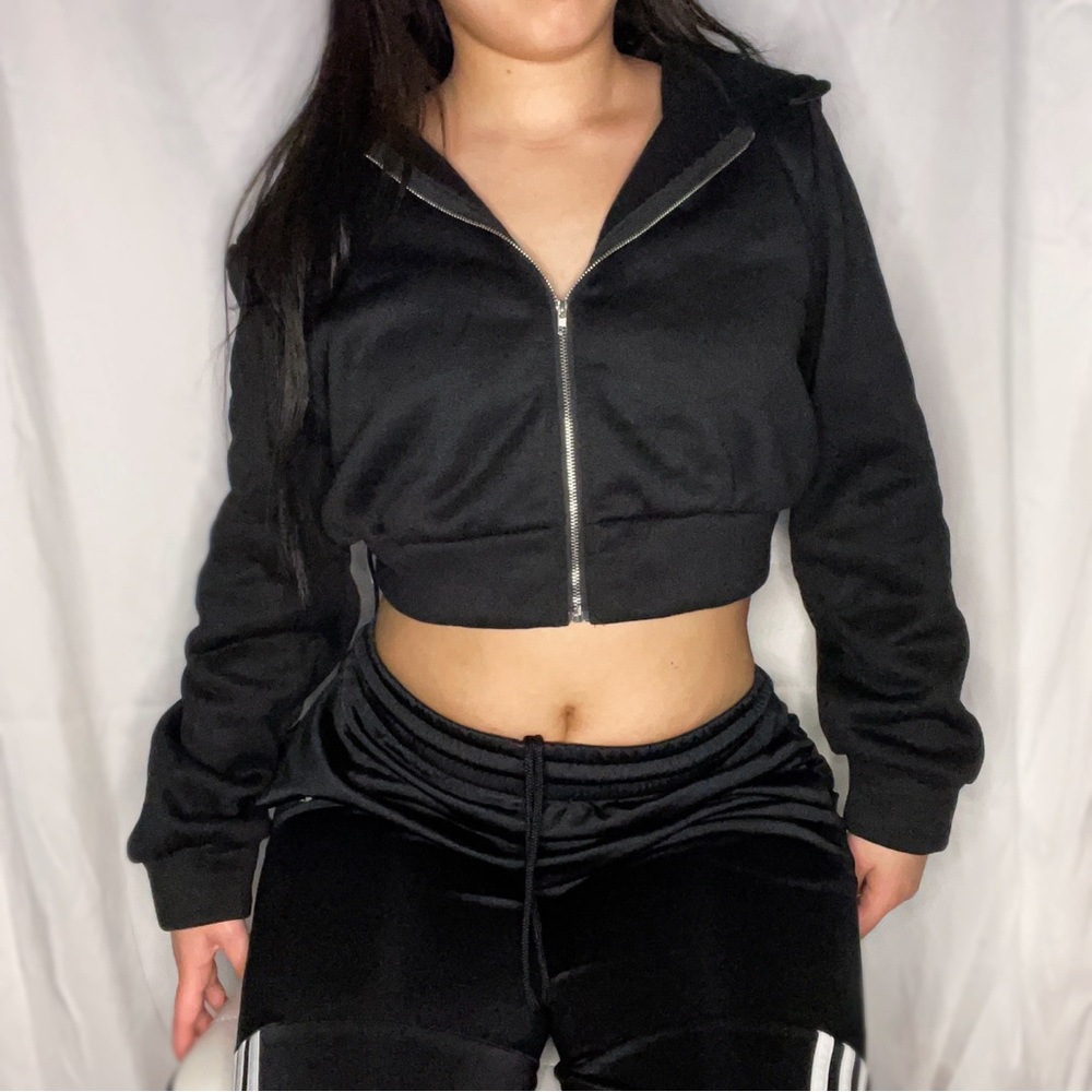 Cropped Black Zip Ul Hoodie